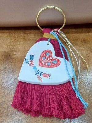 Χειροποίητο κρεμαστό κεραμικό γούρι "Καρδιά" (αποστέλλεται εντός συσκευασίας χάρτινου κουτιού)