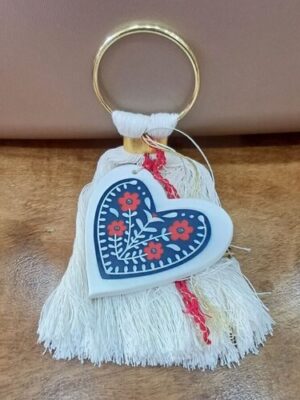 ΧΓ0787(1) Χειροποίητο κρεμαστό κεραμικό γούρι "Καρδιά" (αποστέλλεται εντός συσκευασίας χάρτινου κουτιού)