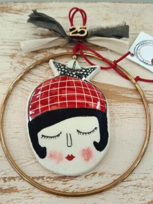 Χειροποίητο κεραμικό γούρι "Κουκλίτσα Ρόδι"