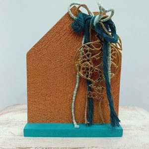 Χειροποίητο επιτραπέζιο γούρι "Σπίτι-ρόδι"