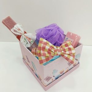 Πασχαλινό Σετ Δώρου Με Λαμπάδα Σε Κουτί